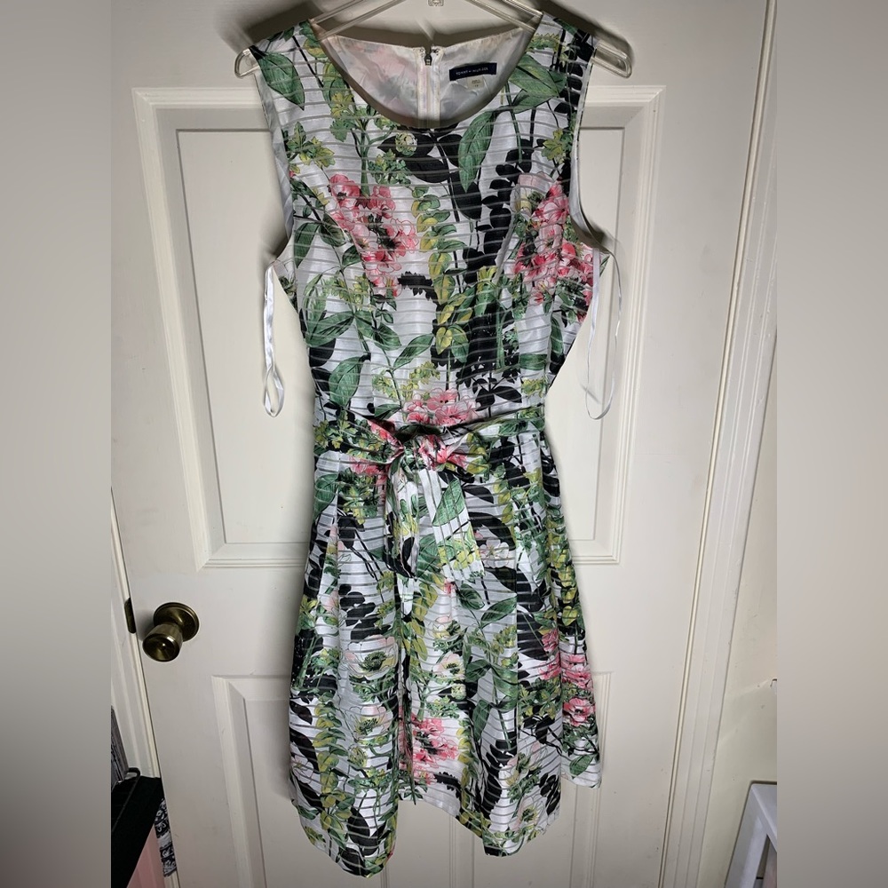 Tommy Hilfiger NWOT Floral Fit & Flare Dress Size 12